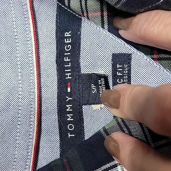 Tommy Hilfiger Size S, Classic Fit, Blue, White, Green & Red Plaid Button Down - Picture 8 of 10